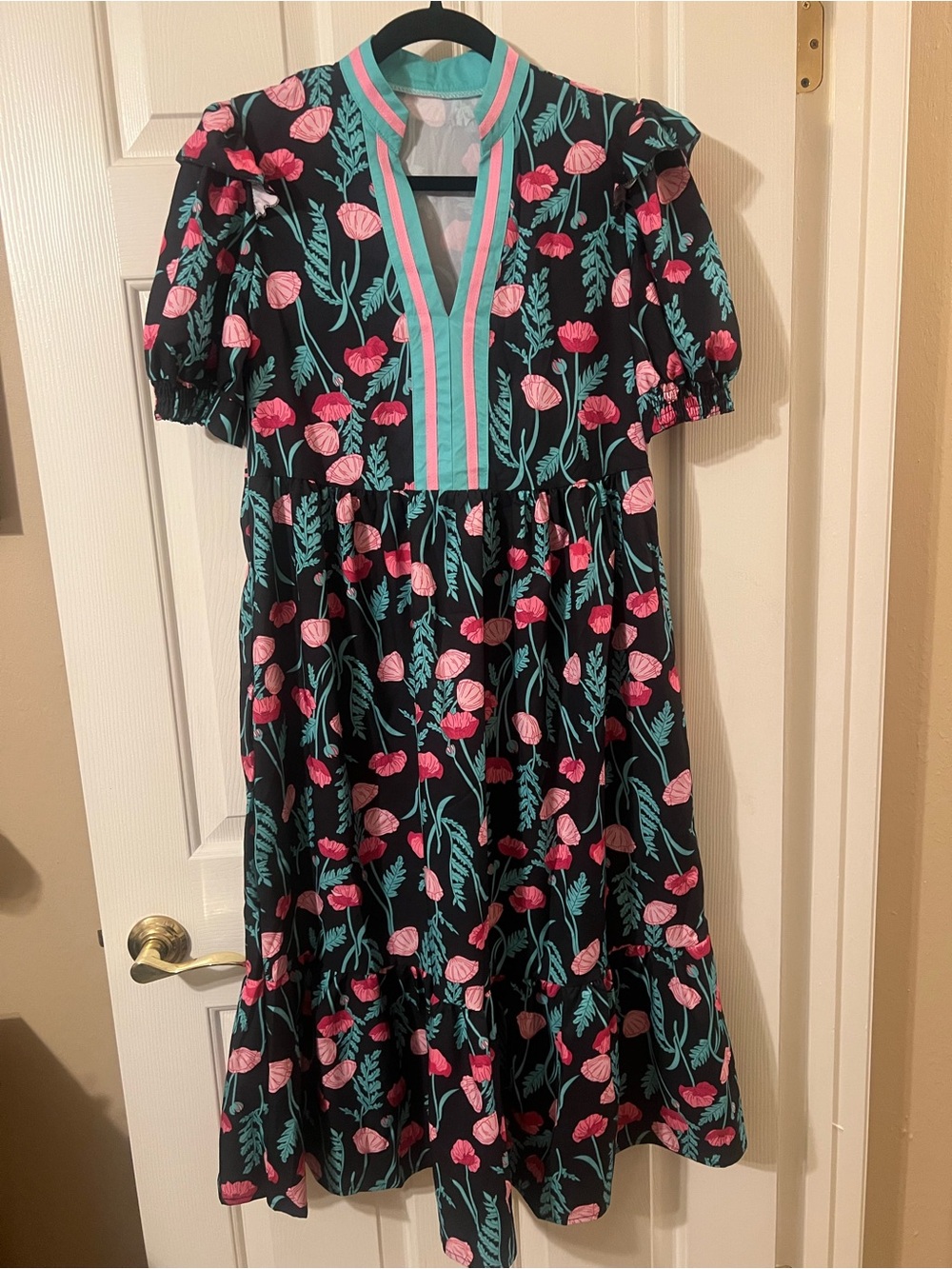 NWOT Black, Green and Pink Floral Ruffle Puff Sleeve Midi Dress w Pockets Small